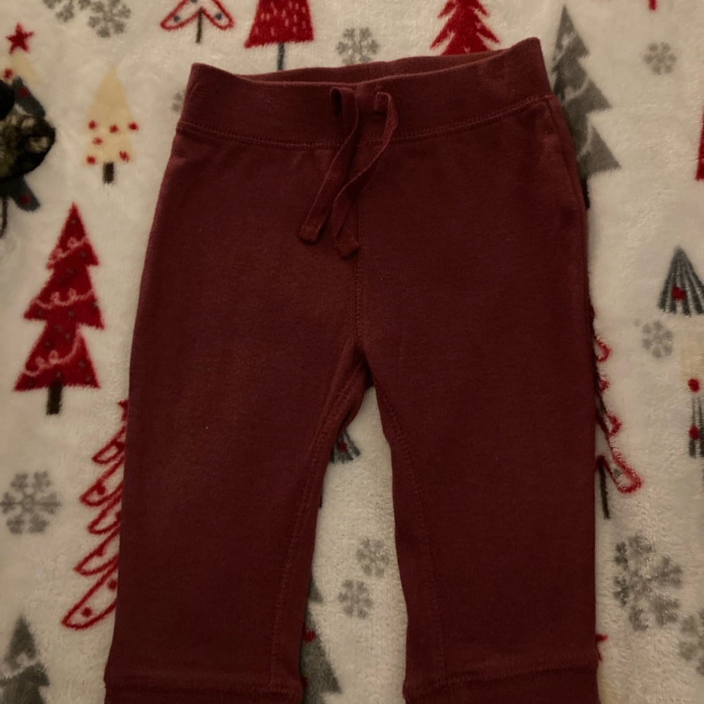 Old Navy burgundy cotton pants. Size 6-12 months